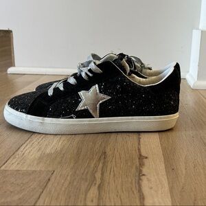 Vintage Havana Black Glitter Sneakers with Silver Star. Used once. Inside zipper
